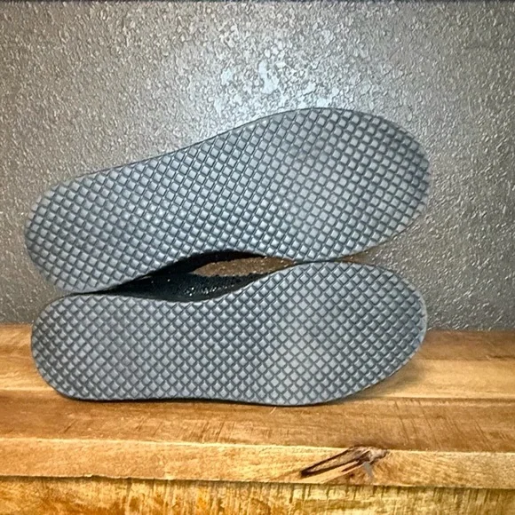 Steve Madden Black Rhinestone Men's Sneakers - Picture 4 of 4